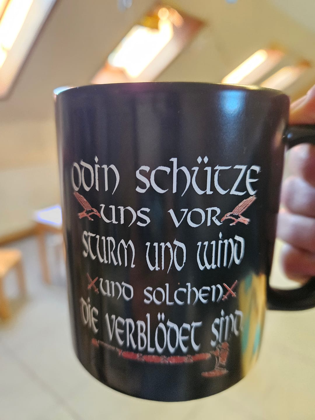 Customer photo review of Wikinger Tasse mit Odin-Spruch – "Odin schütze uns vor Sturm und Wind"