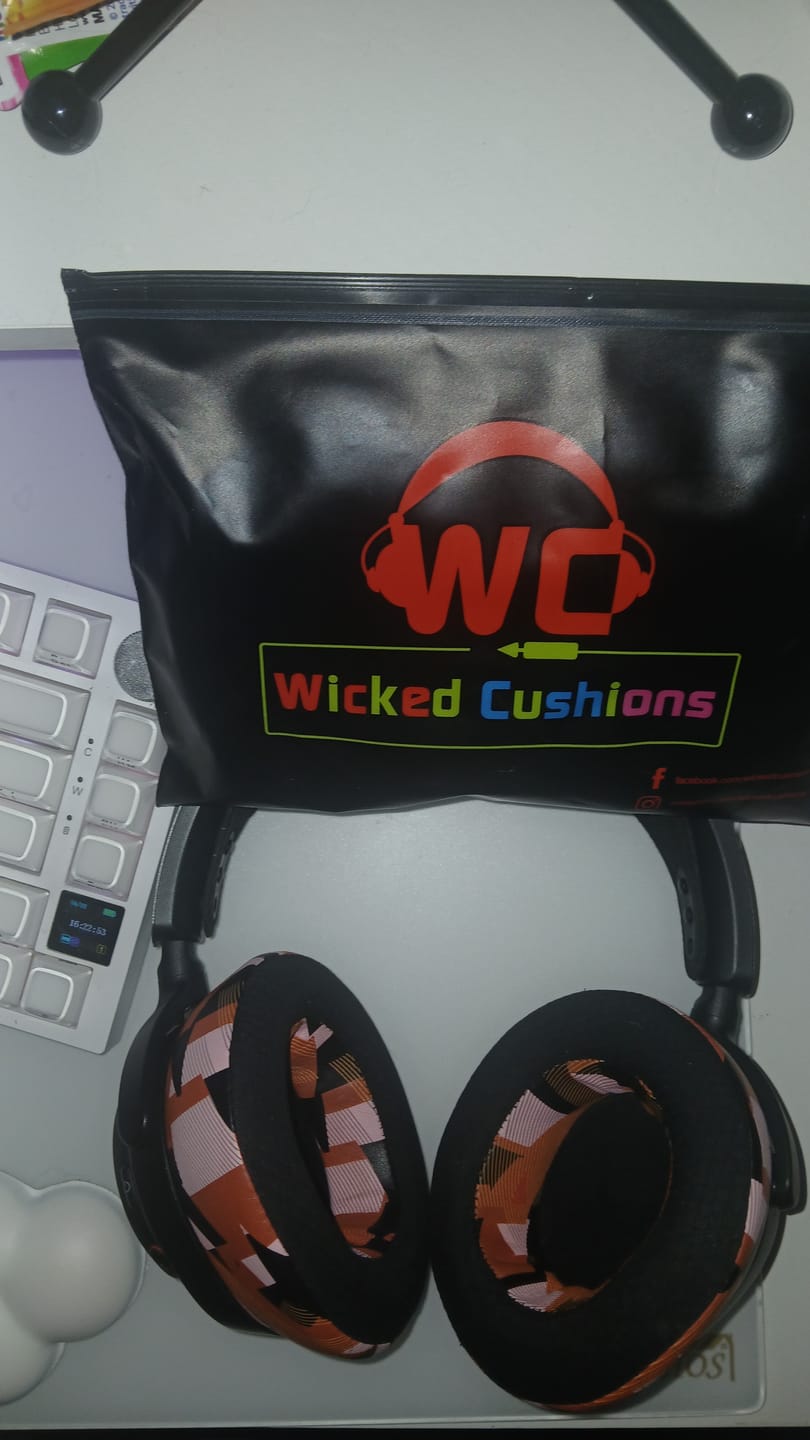 Customer photo review of Arctis Nova Pro Wireless & Nova Elite Earpads - WC FreeZe Cooling Gel
