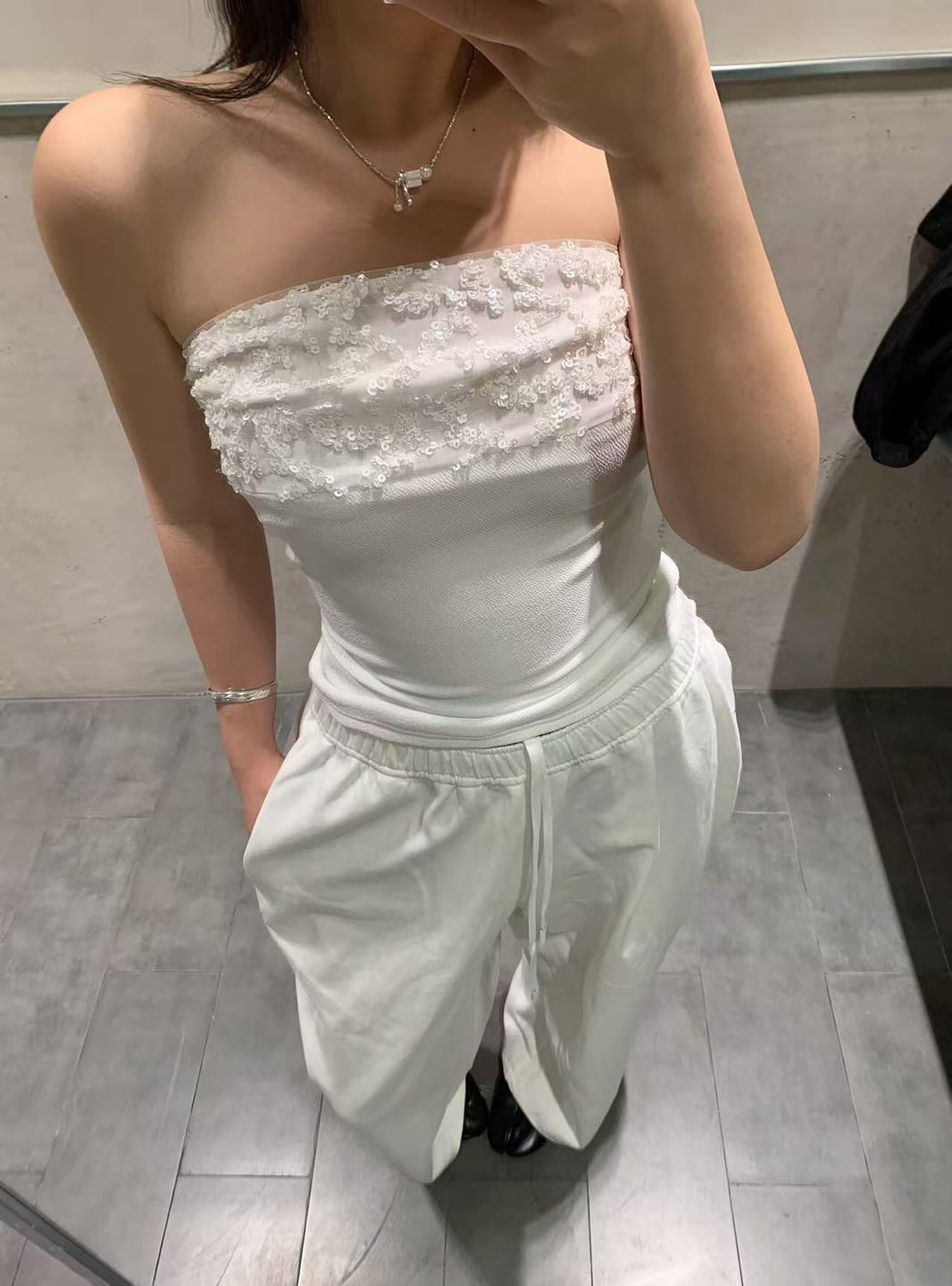 Customer photo review of ROVENTE Drawstring Wide-Leg Pants in White