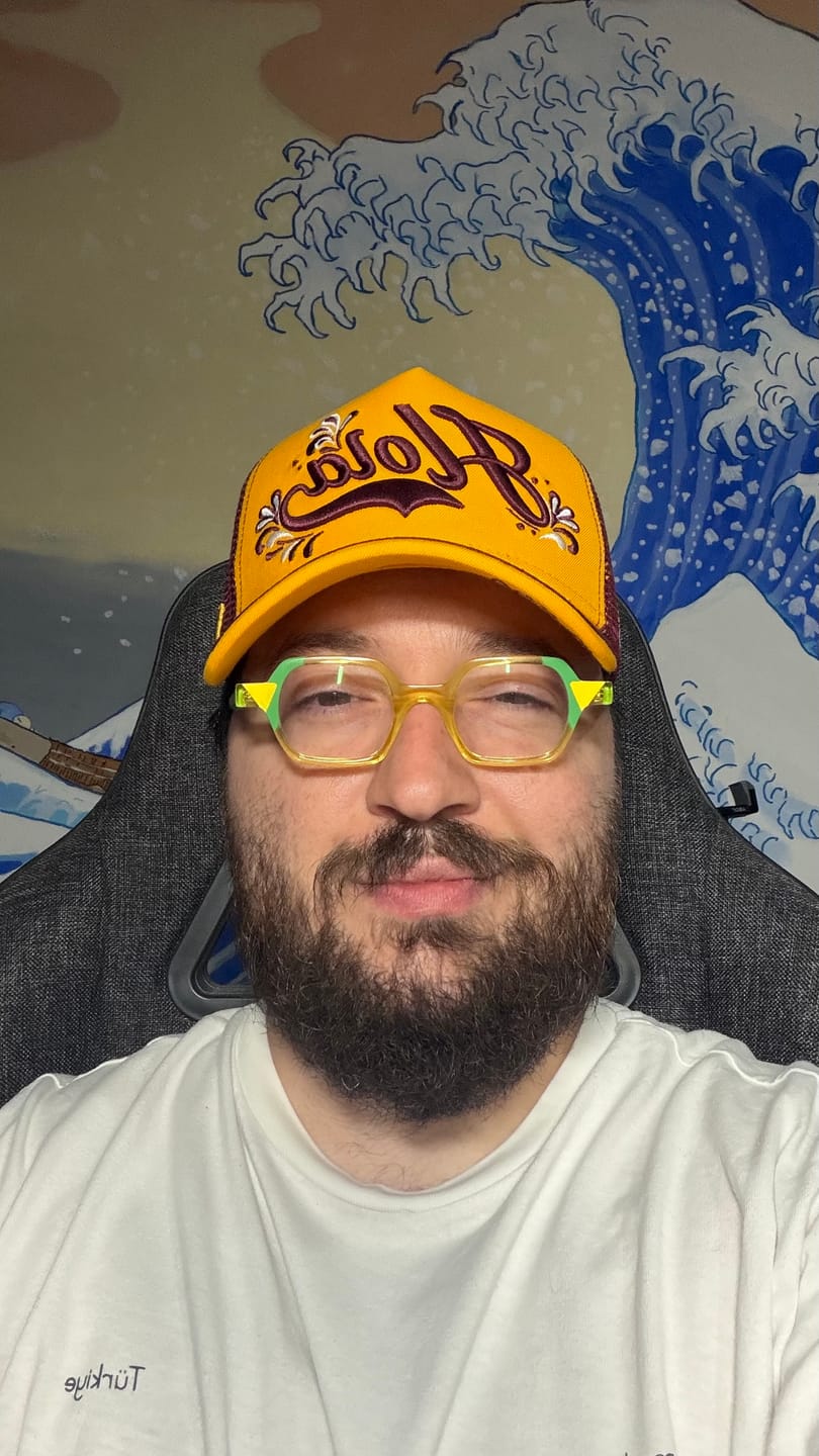 Customer photo review of Trucker Hat - Urban Collection - Hola - Sarı