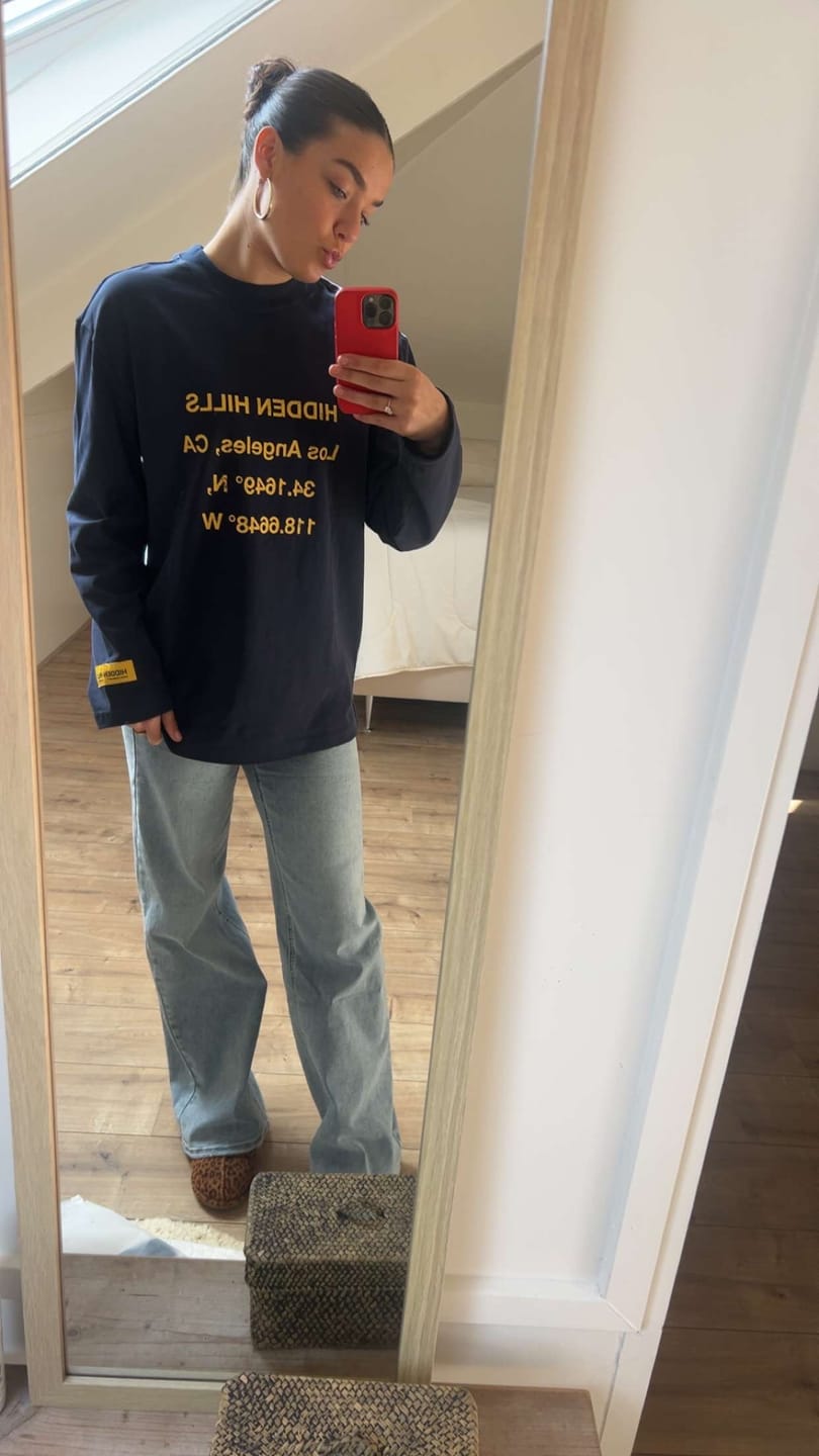 Customer photo review of VINTAGE LOGO LONGSLEEVE T-SHIRT AMBER/NAVY