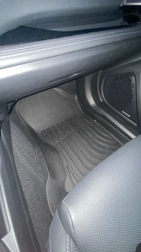 Customer photo review of 🛻Pisos Calce Perfecto Subaru Outback 2020 al 2025