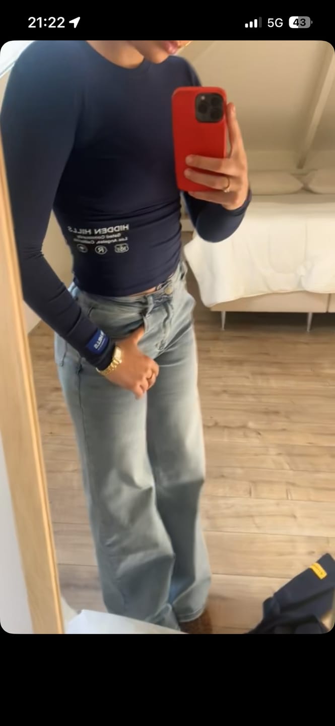 Customer photo review of LABEL LONGSLEEVE TOP NAVY