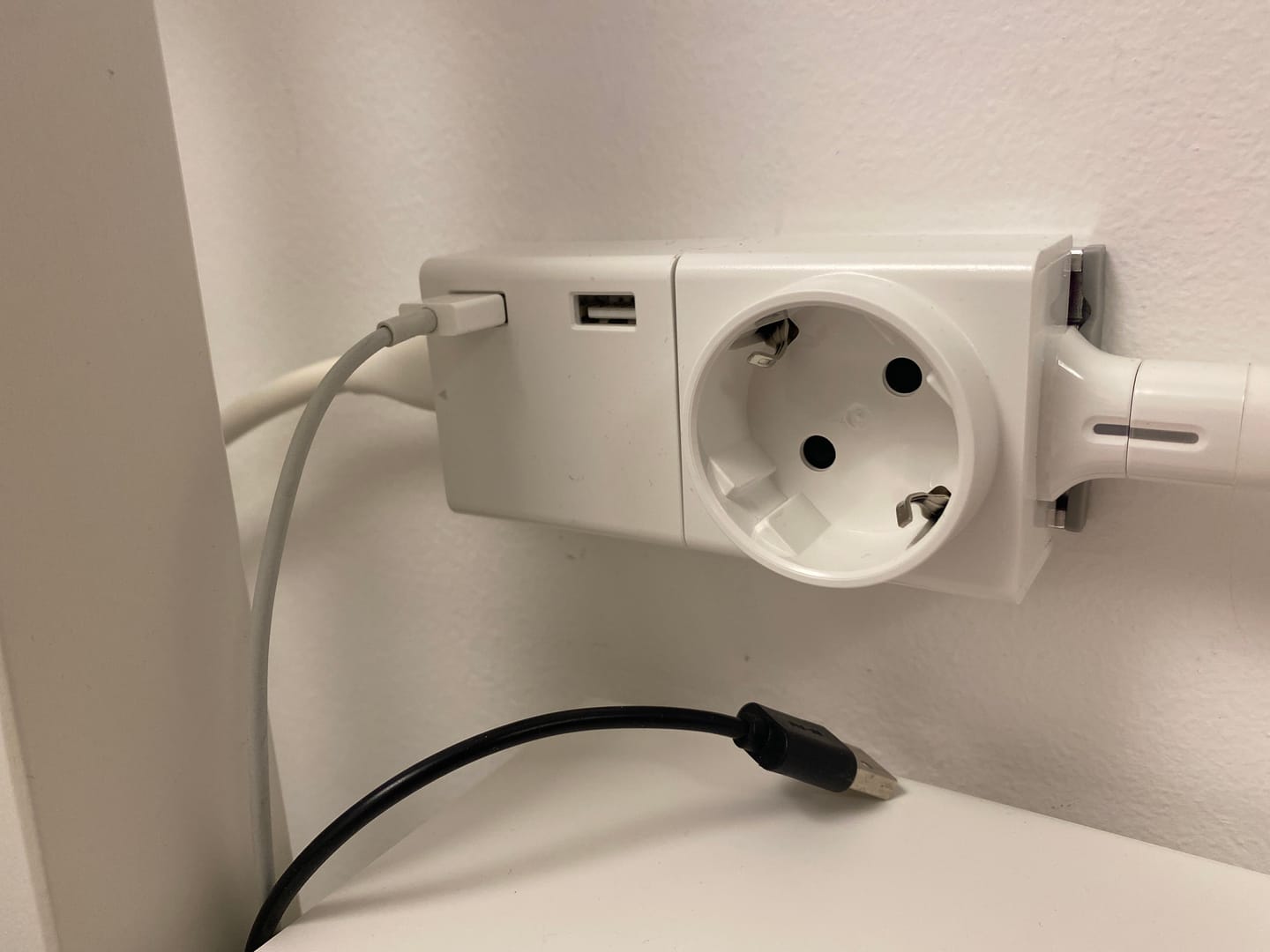Customer photo review of O1 Outlet module 1-outlet Schuko