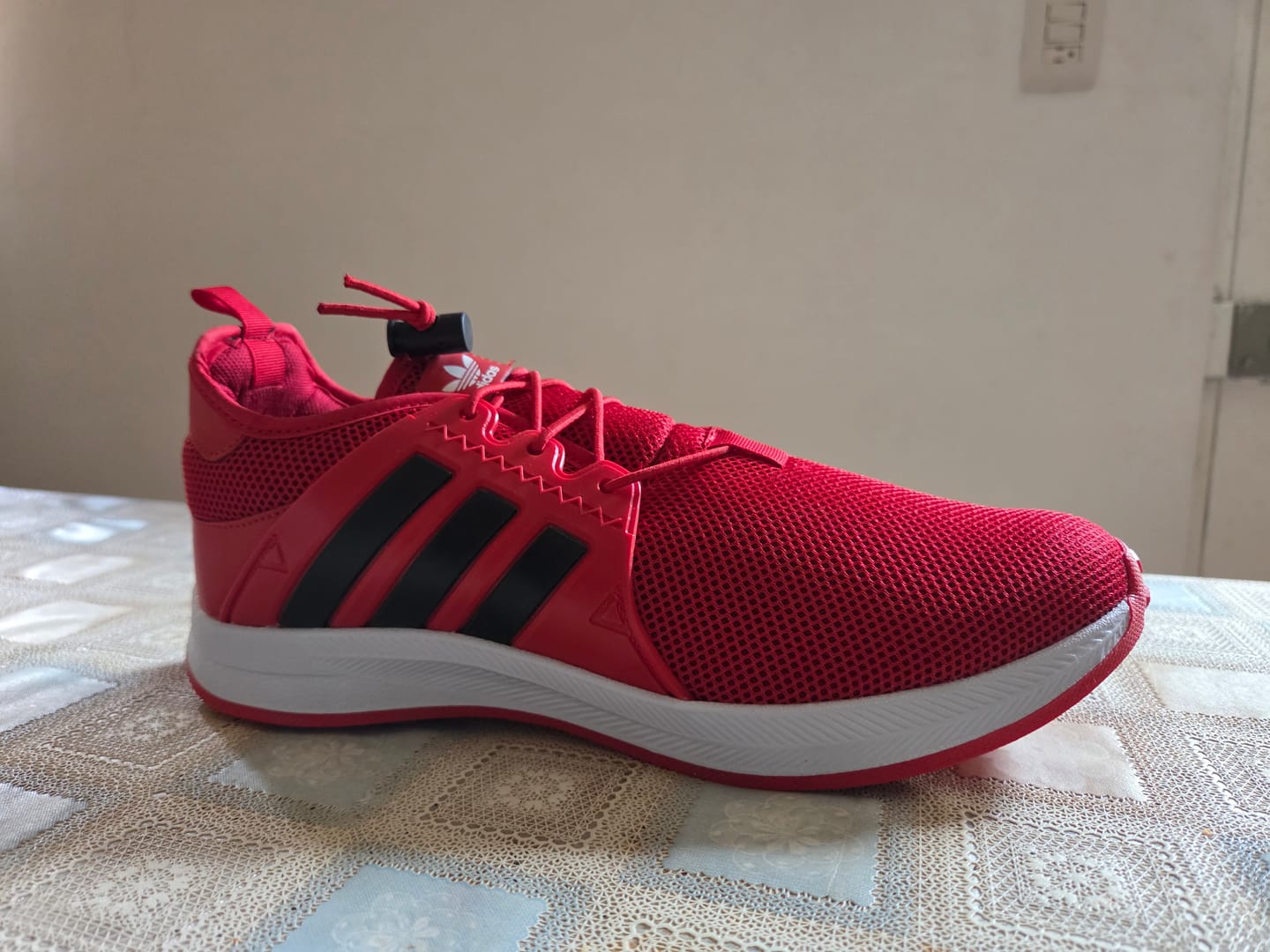 Customer photo review of Tenis 018 Rojo Negro