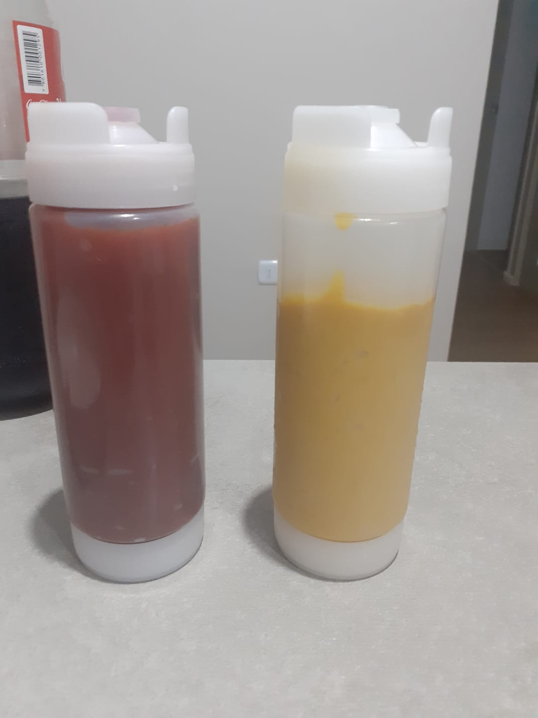 Customer photo review of Pack 3 Dispensadores Salsa Salsero Plastico 360ml
