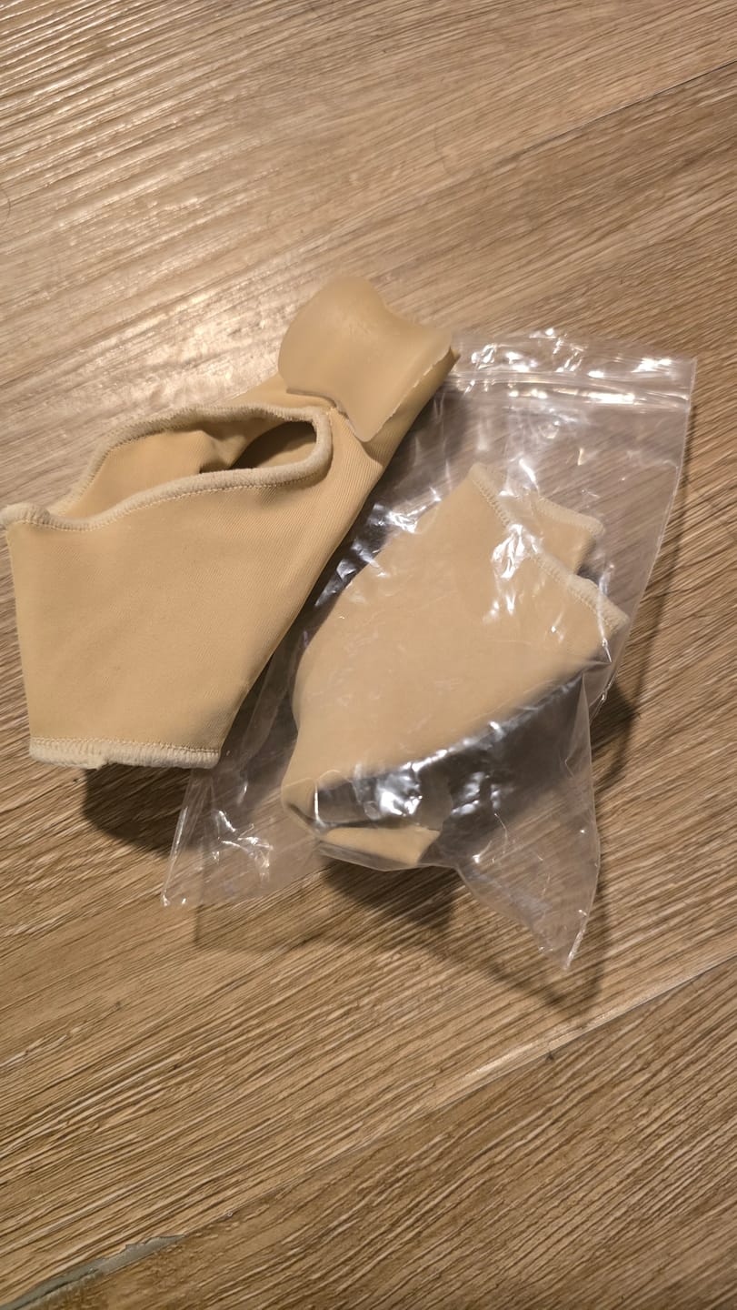Customer photo review of Anti Juanetes con Gel Ortopédico - UN PAR