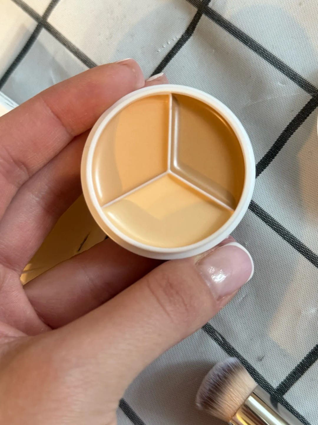 Customer photo review of 3-in-1 Perfectie Concealer