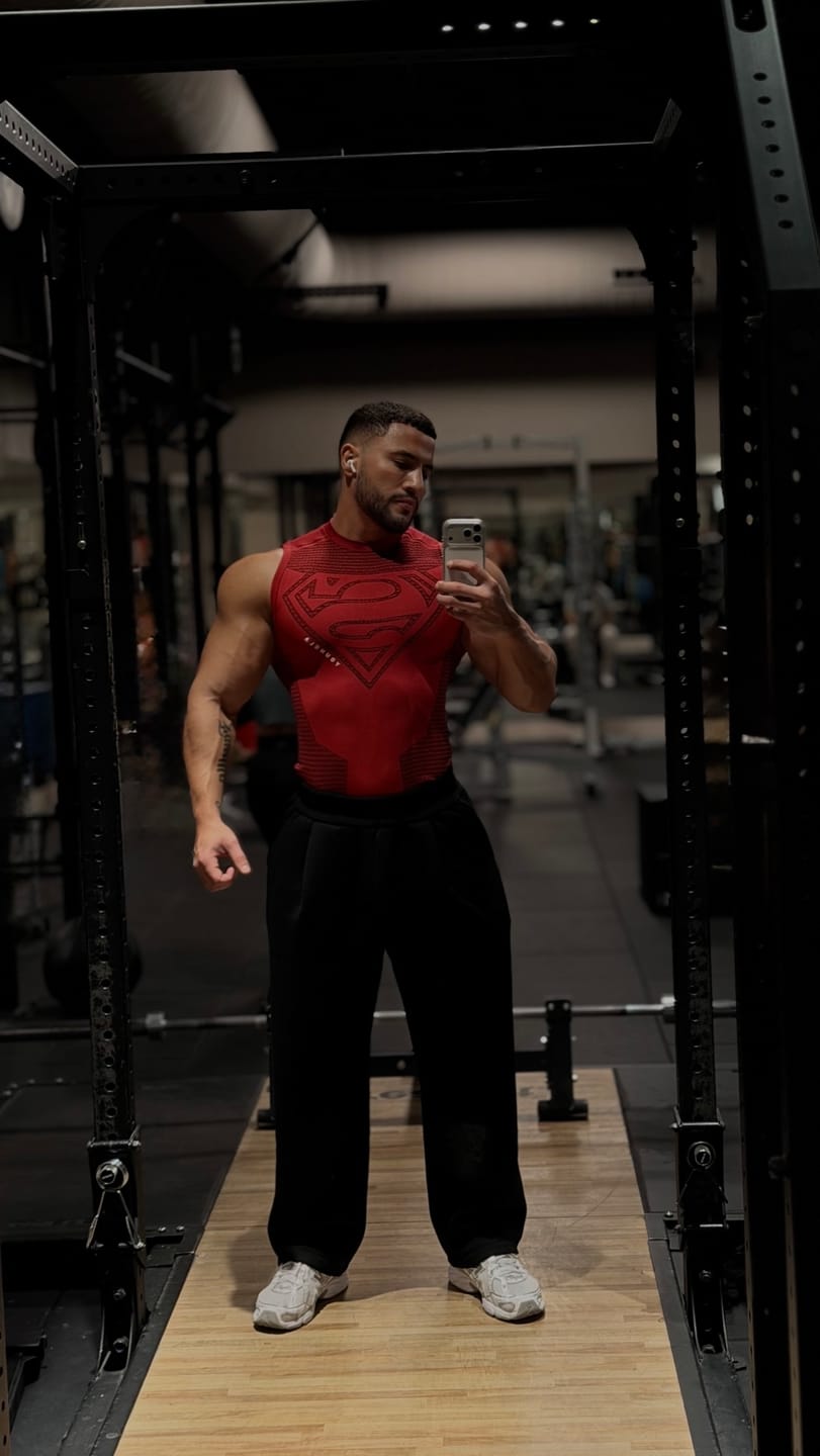 Customer photo review of 3047 - Superman Compression Tanks