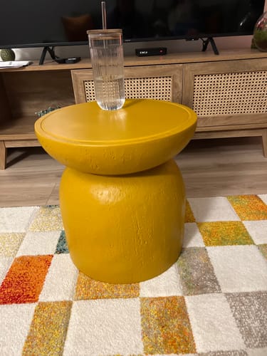 Customer photo review of HJORRING - Table d'appoint bout de canapé intérieur extérieur en magnesite jaune