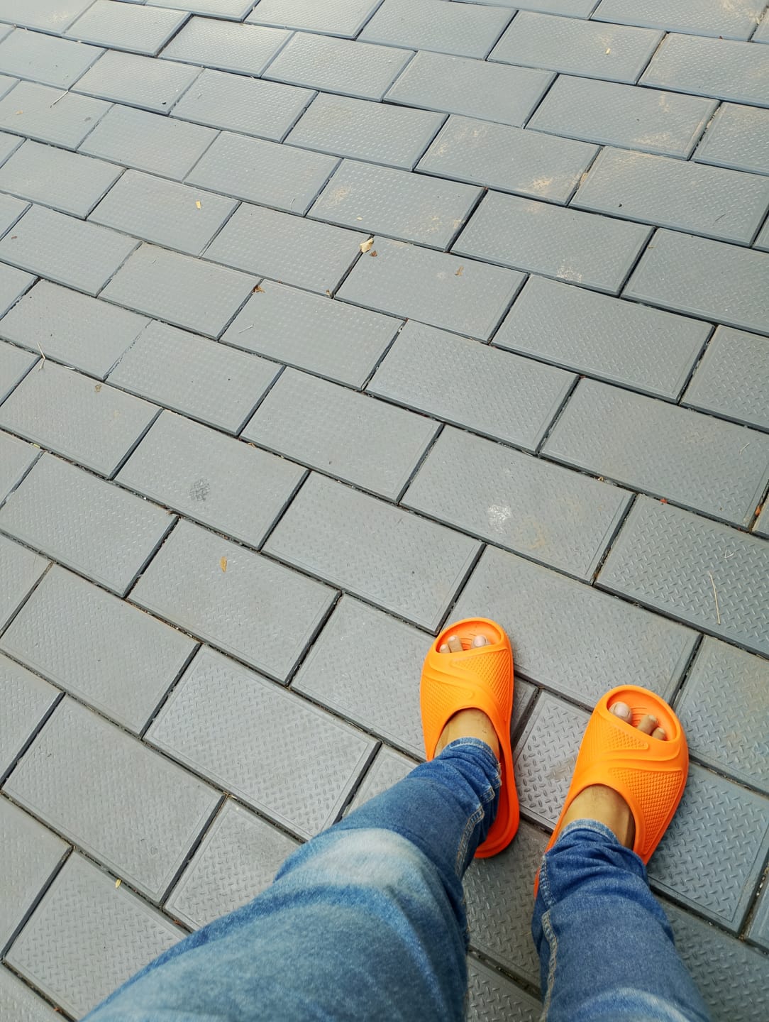 Customer photo review of Bacca Bucci Floats—Ultra Lightweight EVA Slides for Men