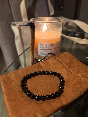 Customer photo review of Pulsera de Turmalina Negra (8 mm)