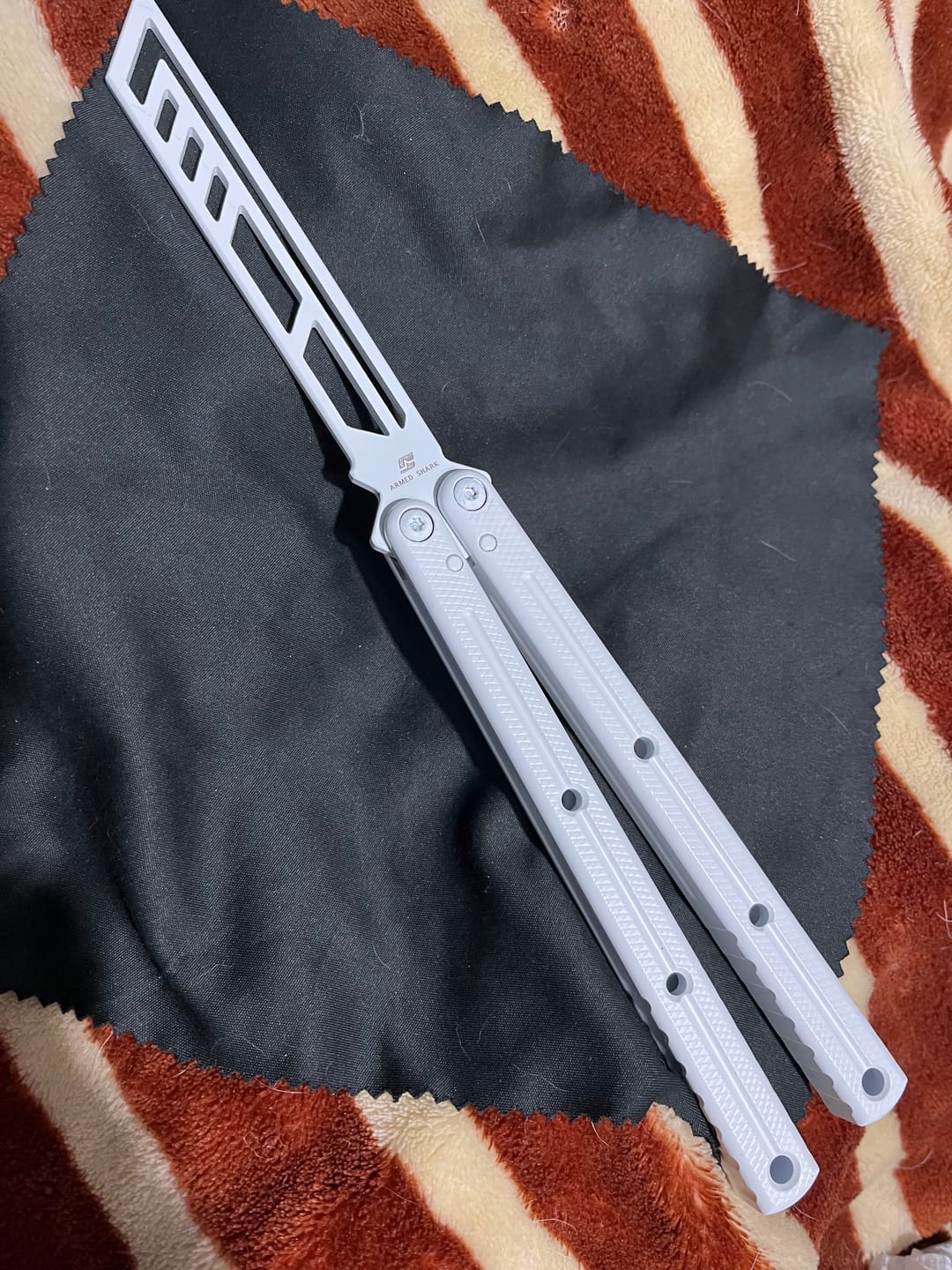 Customer photo review of ARMED SHARK kraken v3 clone Seven series aluminum alloy handle stainless steel Trainer blade Bushings