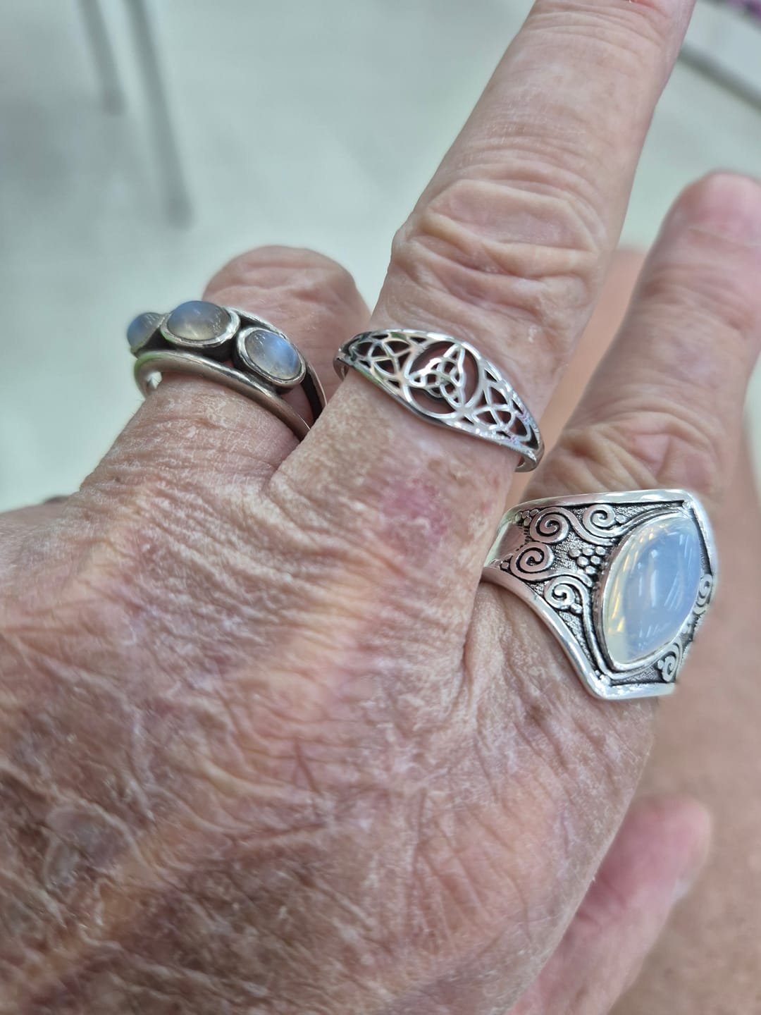 Customer photo review of Titanium Steel Celtic Knot Hollow Ring (Retro Ethnic Style)