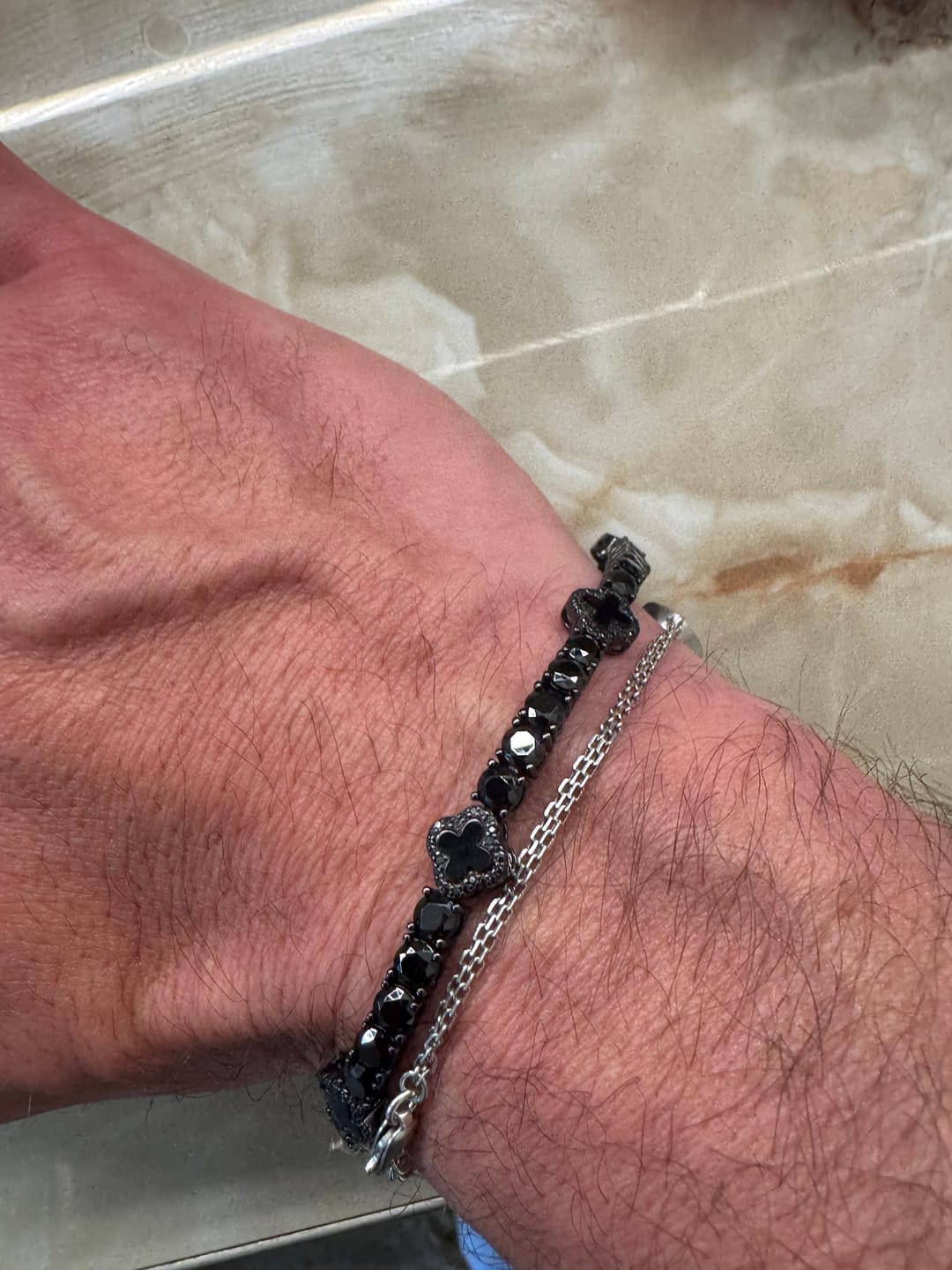 Customer photo review of Clover Noir – Édition Black