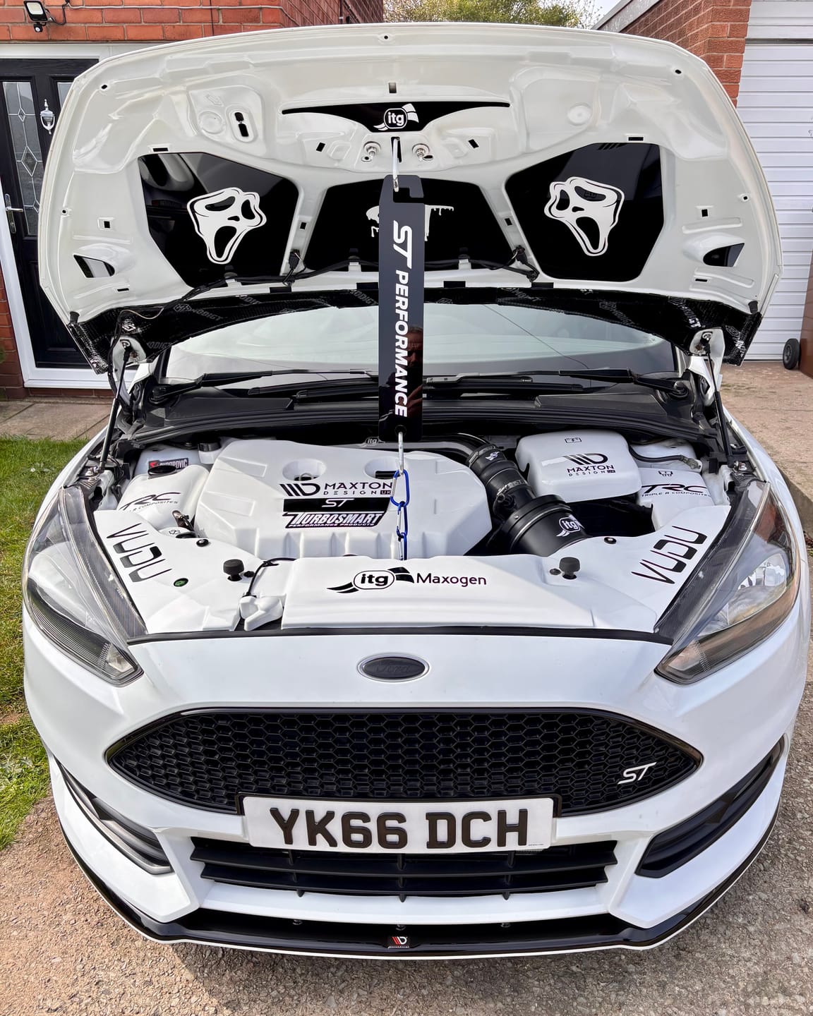 Customer photo review of Proform Facelift Slam Panel Ends - MK3.5 Focus (Plastic Finishes)