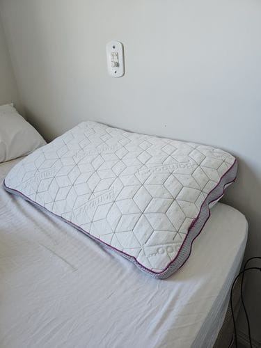 Customer photo review of Bundle 2x IWS SnowTouch® Pillows