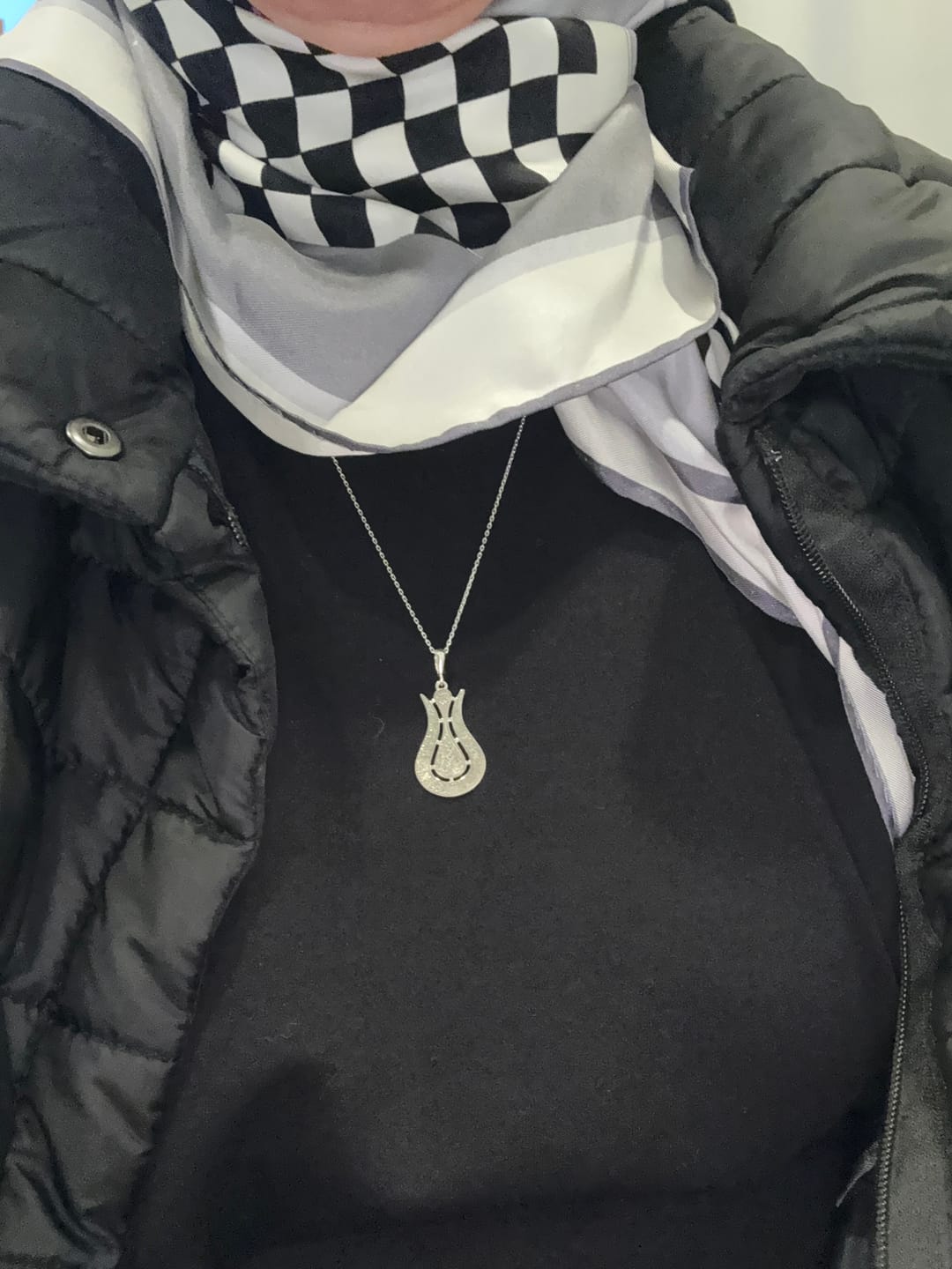 Customer photo review of Ayetel Kürsi Lale Şekilli Gümüş Kolye - Zarif İslami Takı