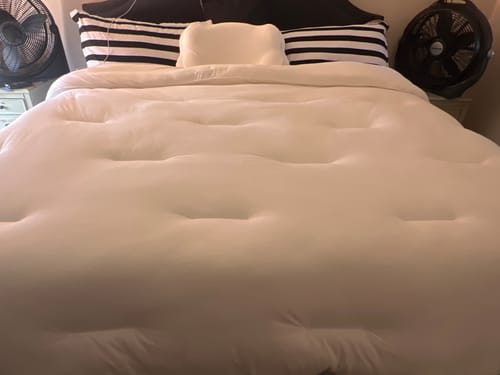 Customer photo review of MarshMellow Comforter