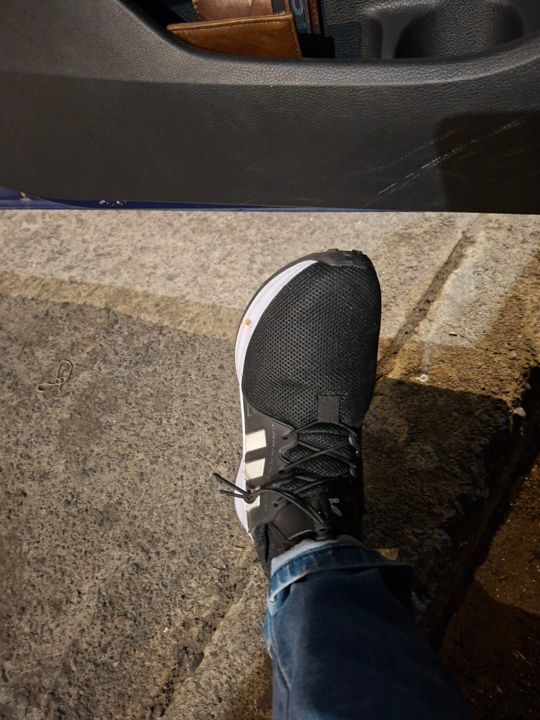 Customer photo review of Tenis 018 Negro Blanco