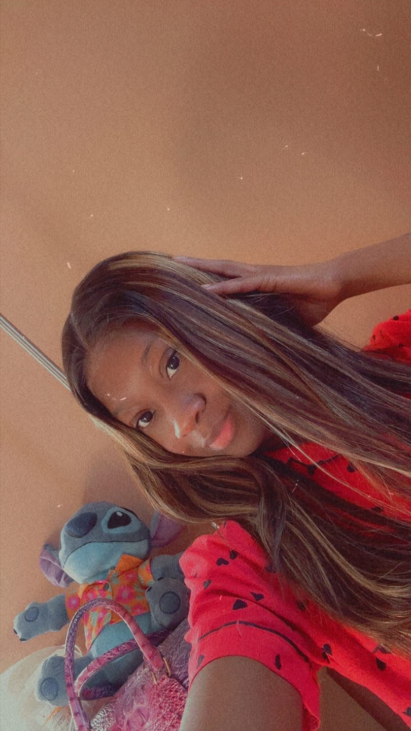 Customer photo review of Wavymy Layered Cut Balayage Highlight Wear Go Glueless 7x5 Lace Pre-Bleached Straight Wigs Pre-pluck 180% Density Human Hair Wigs