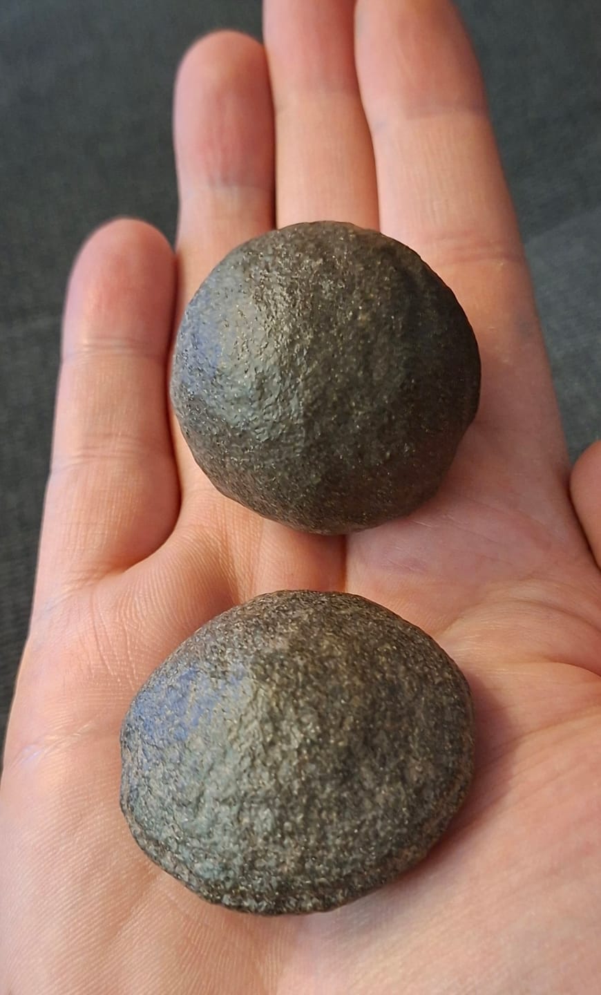 Customer photo review of Moqui Marbles Paar | Lebende Steine | Heilsteine