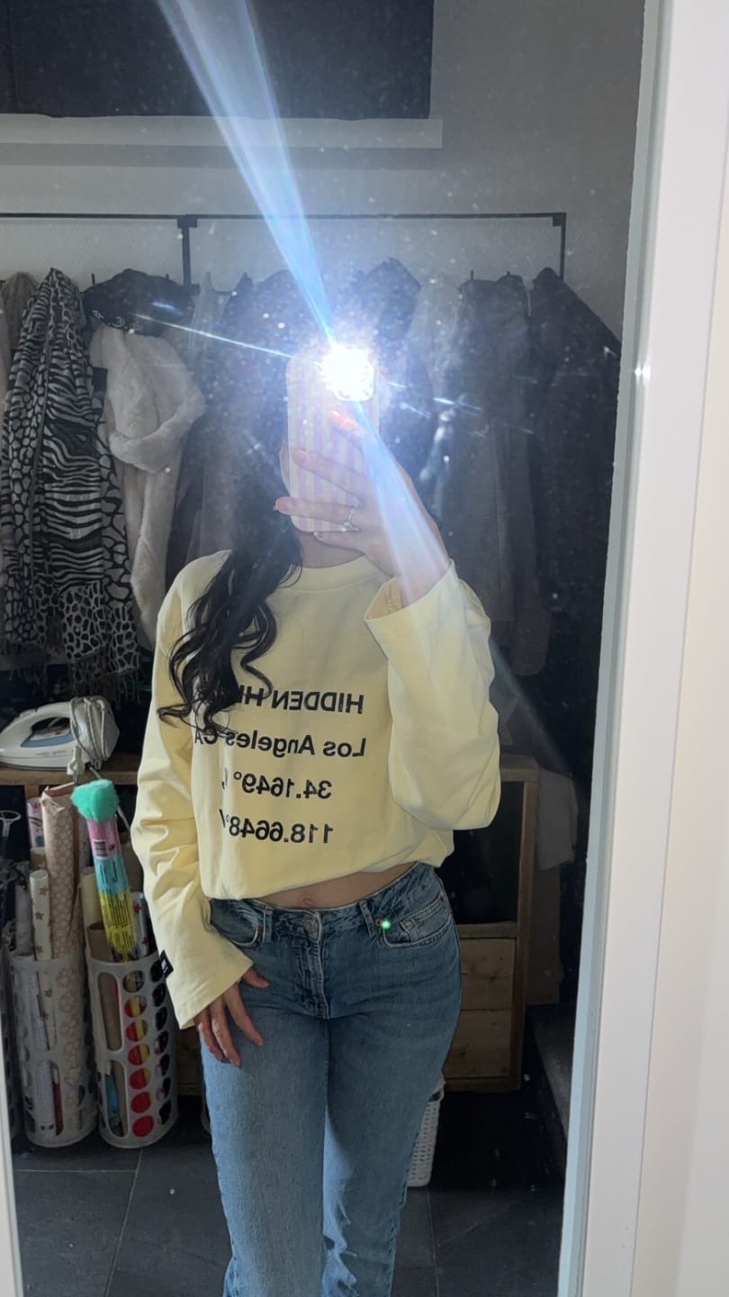 Customer photo review of VINTAGE LOGO LONGSLEEVE T-SHIRT BUTTER YELLOW