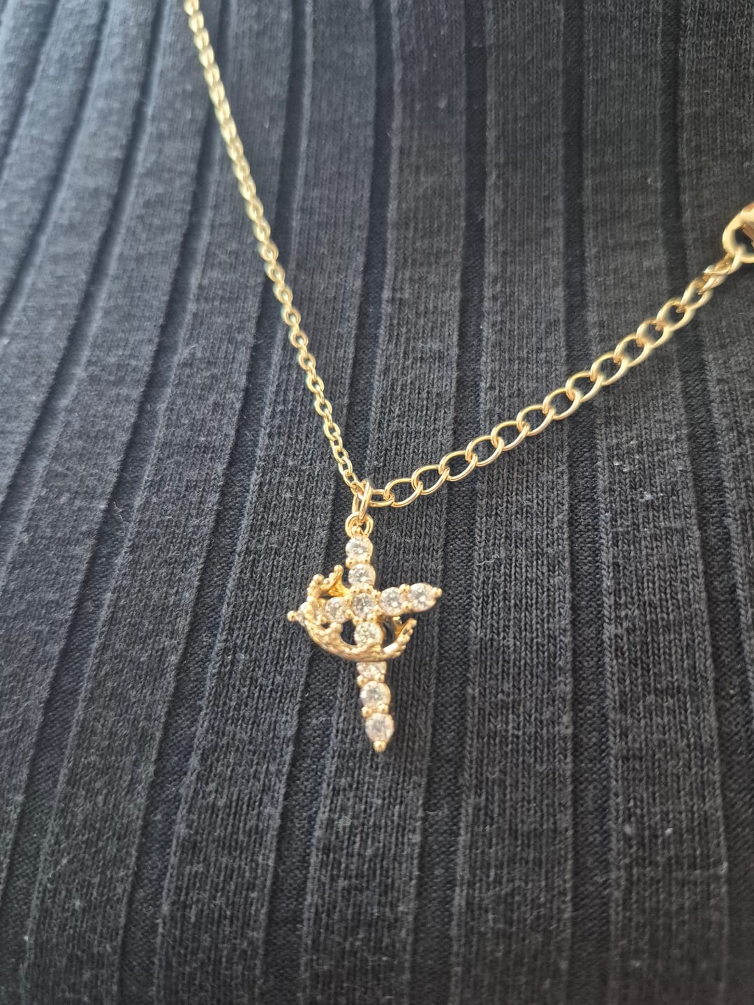 Customer photo review of Collier Croix Couronnée