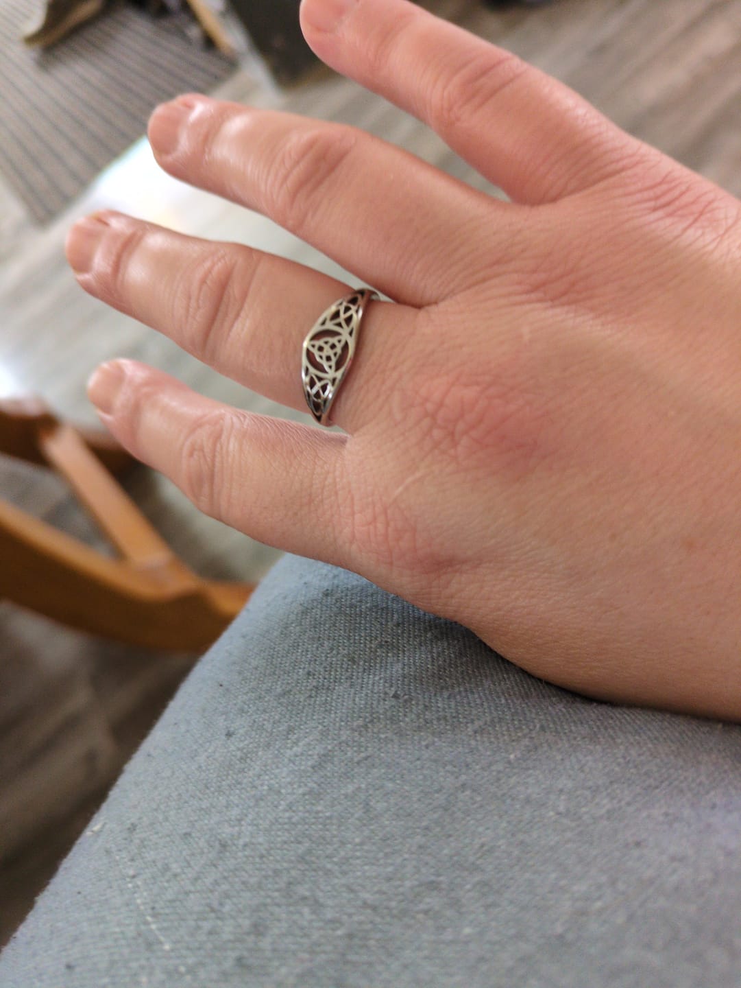 Customer photo review of Titanium Steel Celtic Knot Hollow Ring (Retro Ethnic Style)