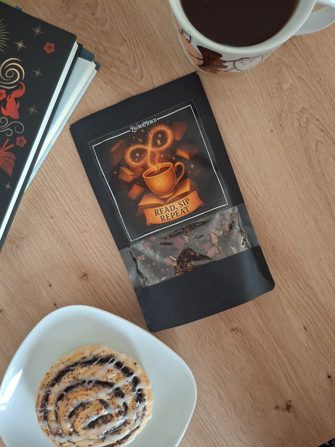 Customer photo review of Read, Sip, Repeat – Pu Erh & Guayusa mit Kakao-Nougat-Geschmack | Limitierter Booklover Tee