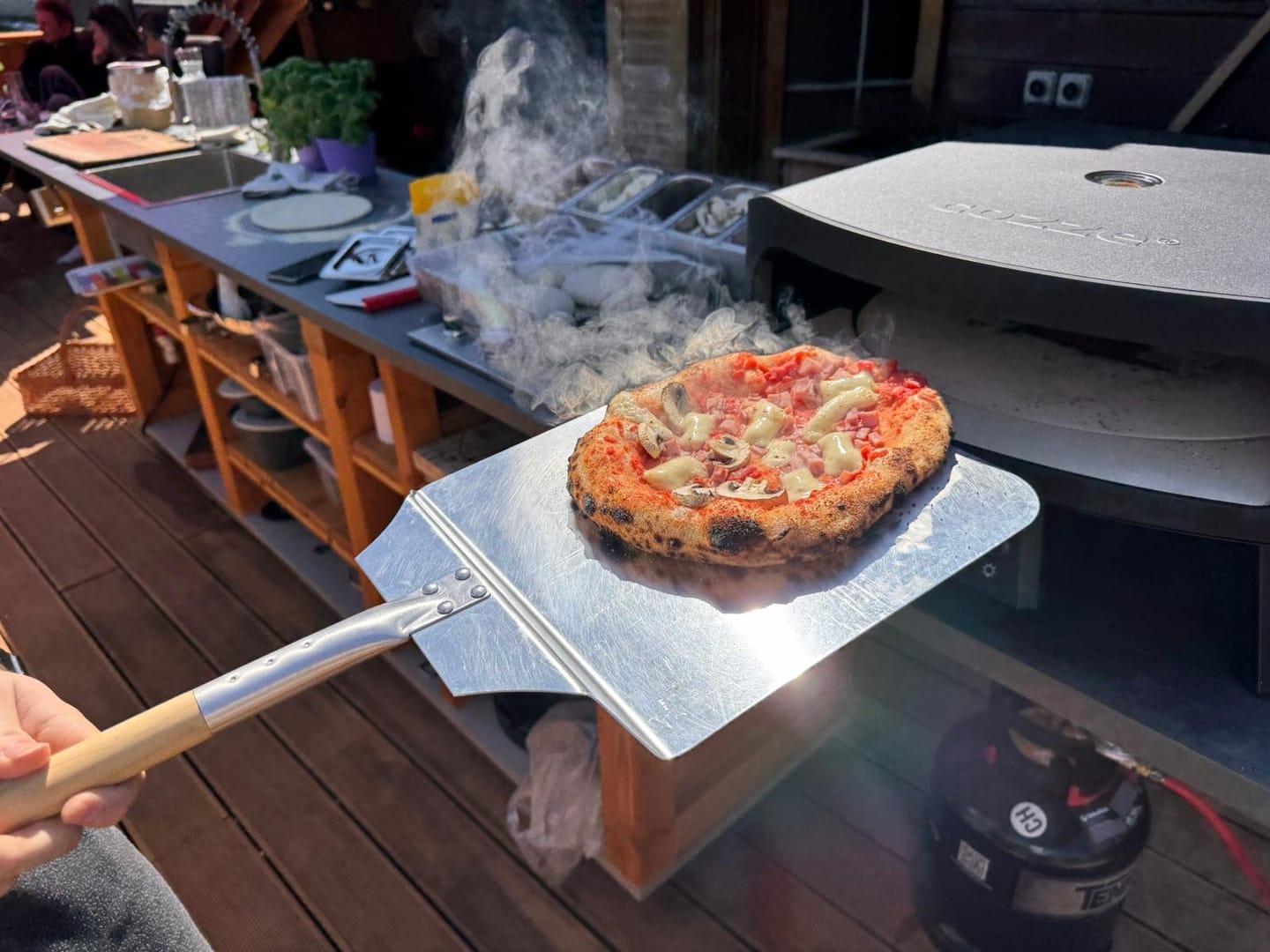 Customer photo review of Cozze Pizzaofen Rotate - Black Edition [17 Zoll], Gas, 50mbar - CH-Regler