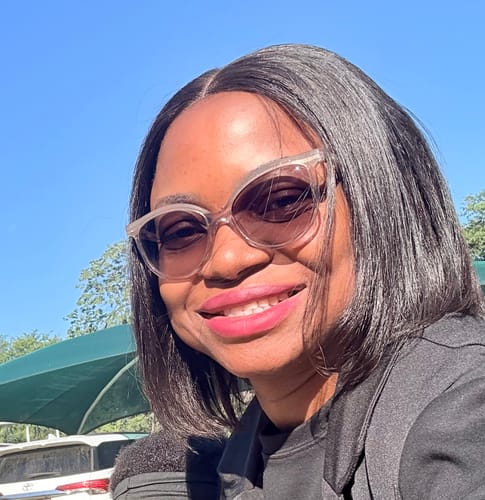 Customer photo review of 8 inch 2x6 Vietnamese SDD Bone Straight Natural Color Wig