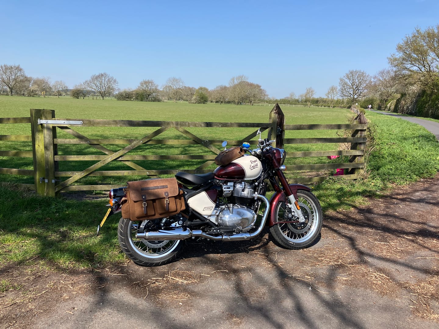 Customer photo review of expedition saddlebag for classic 650