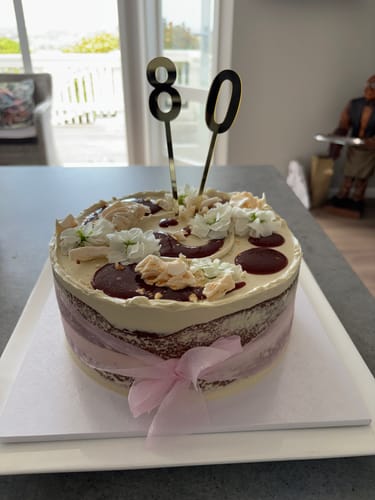 Customer photo review of vanilla & strawberry cake
