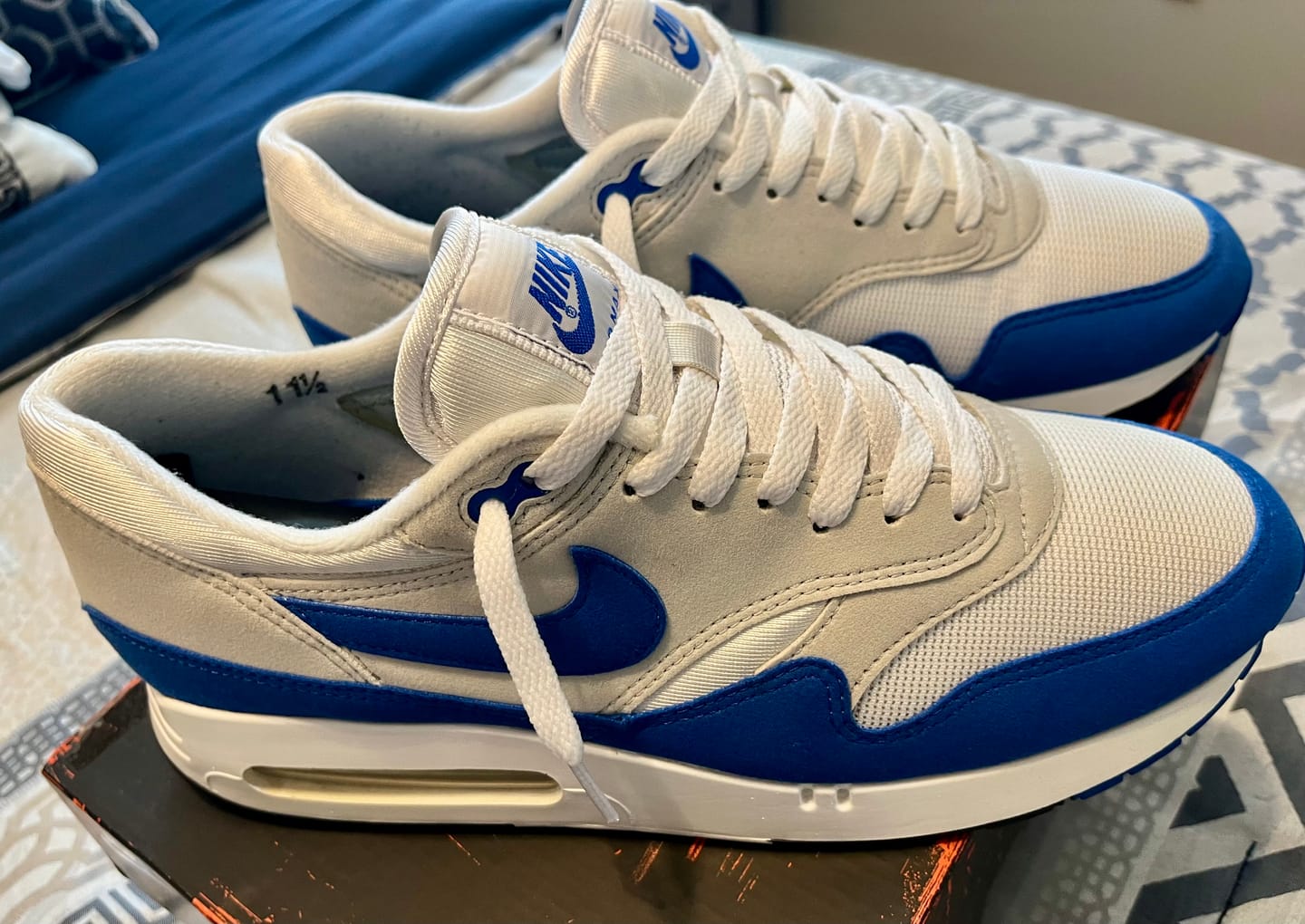 Customer photo review of Air Max 1 '86 OG Big Bubble Royal SIZE 10M/11.5W