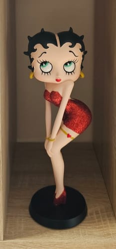 Customer photo review of Betty Boop Red Glitter Classic Pose Figurine