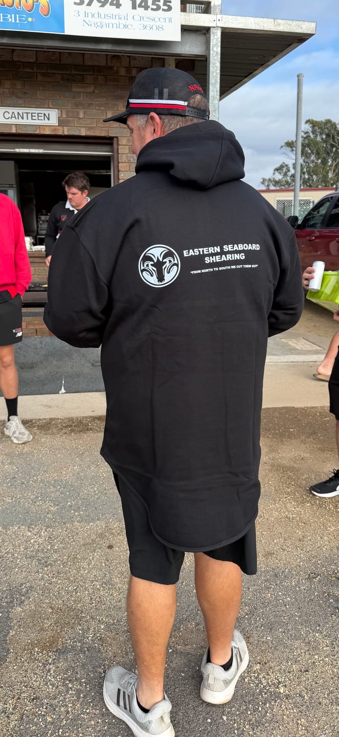 Customer photo review of Black | Half Zip Long Tail Hoody