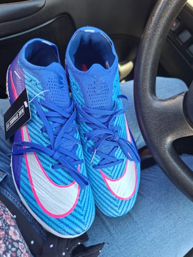 Avis photo d'un client sur Mercurial Vapor 16 FG Attack Pack - Bleu/Argent/Rose