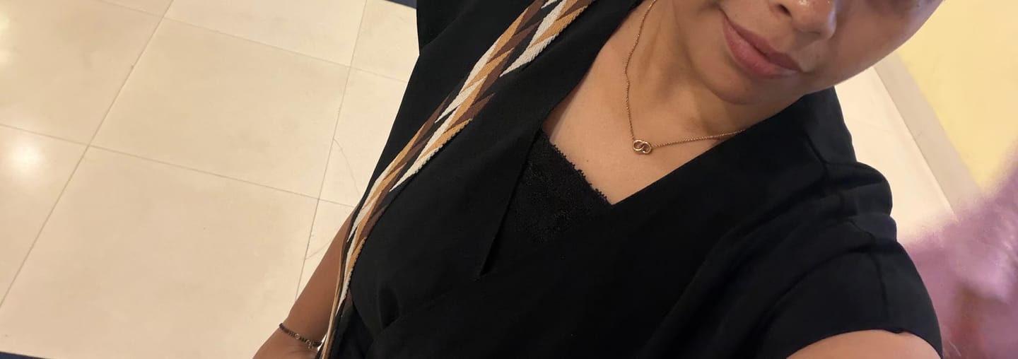Customer photo review of InterLock Gold Chain Necklace