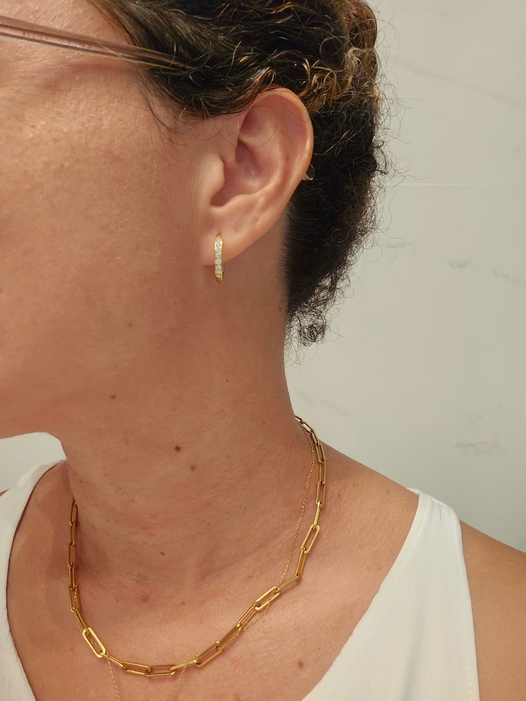 Customer photo review of Brinco de Argola Arielle Banhado em Ouro 18K