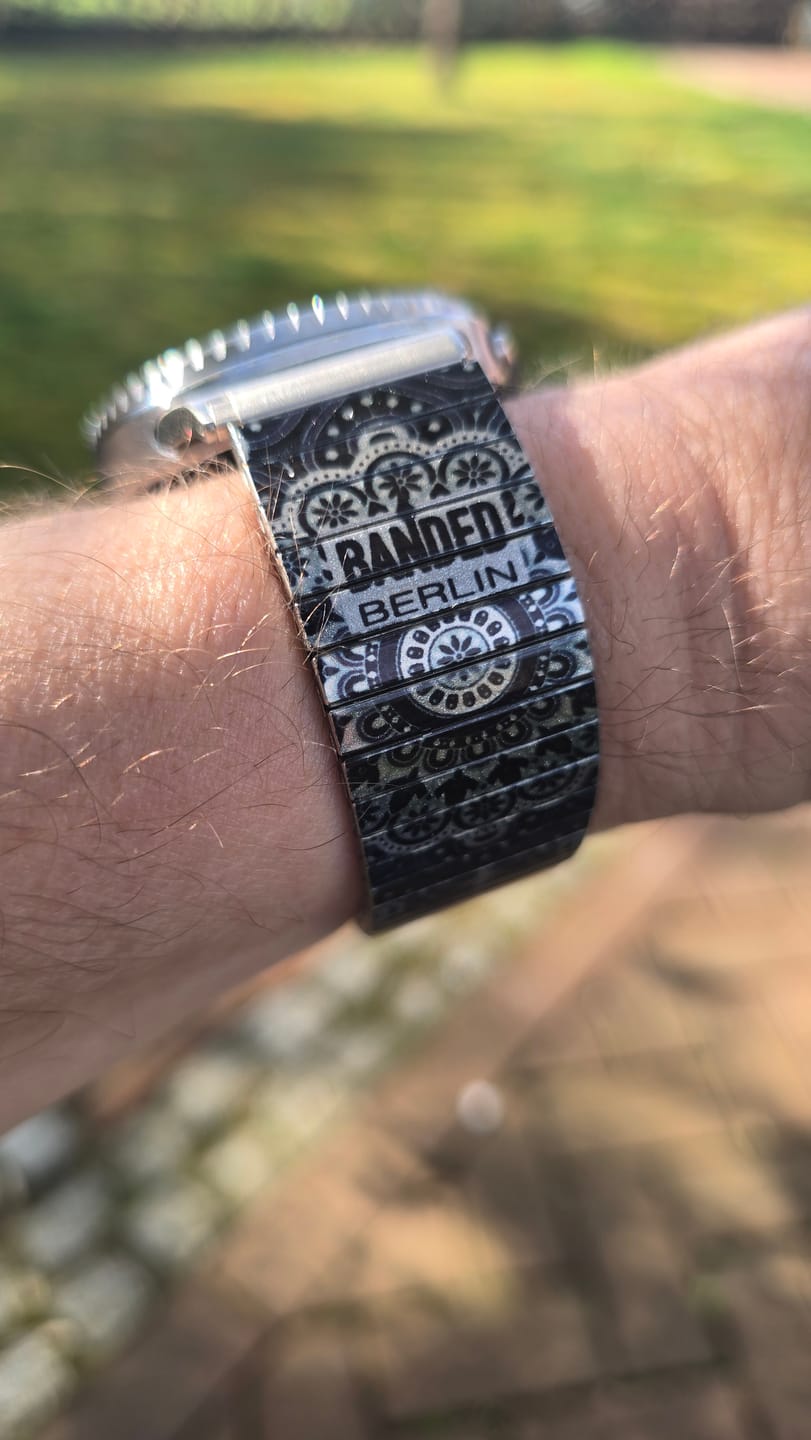 Customer photo review of Ghost Toast Banded™ Smart Watch - Metallic