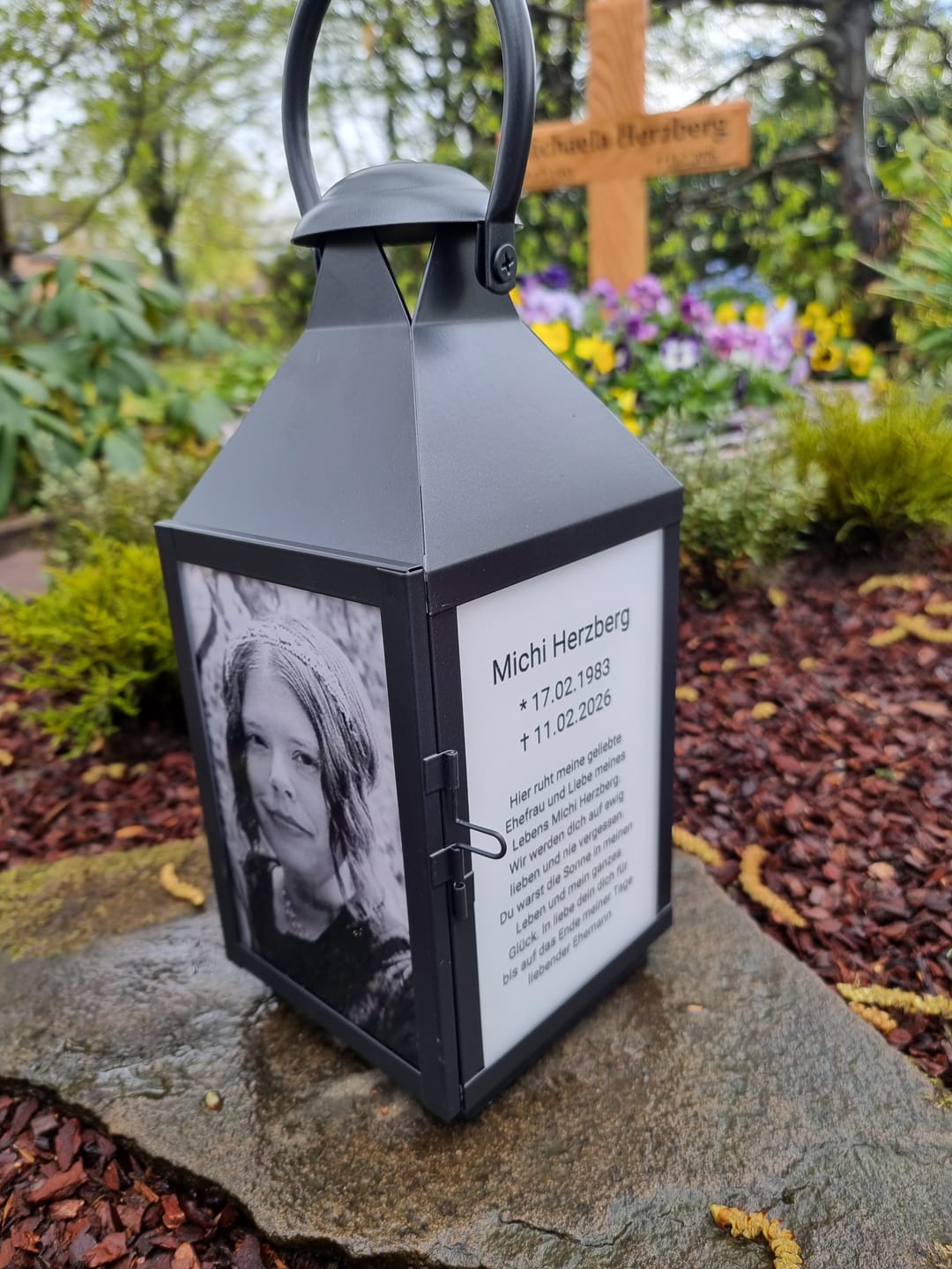 Customer photo review of Grablaterne mit Foto und Spruch