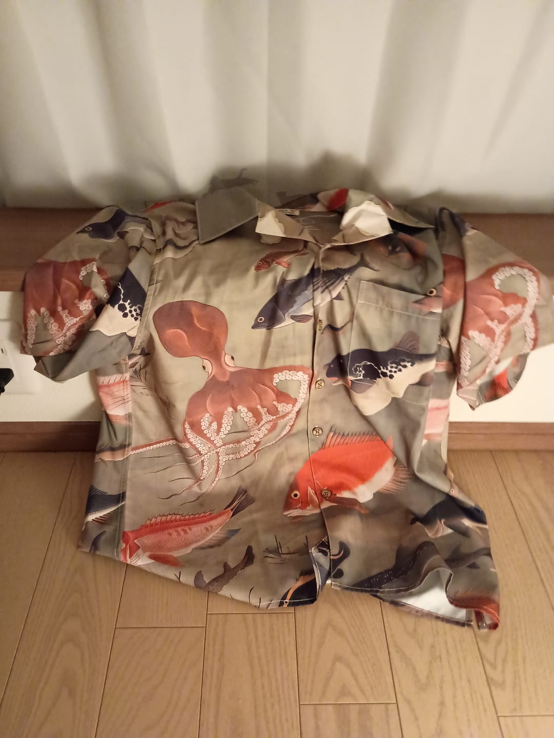 Customer photo review of 伊藤若冲「群魚図」プリント入りオープンカラーアロハシャツ