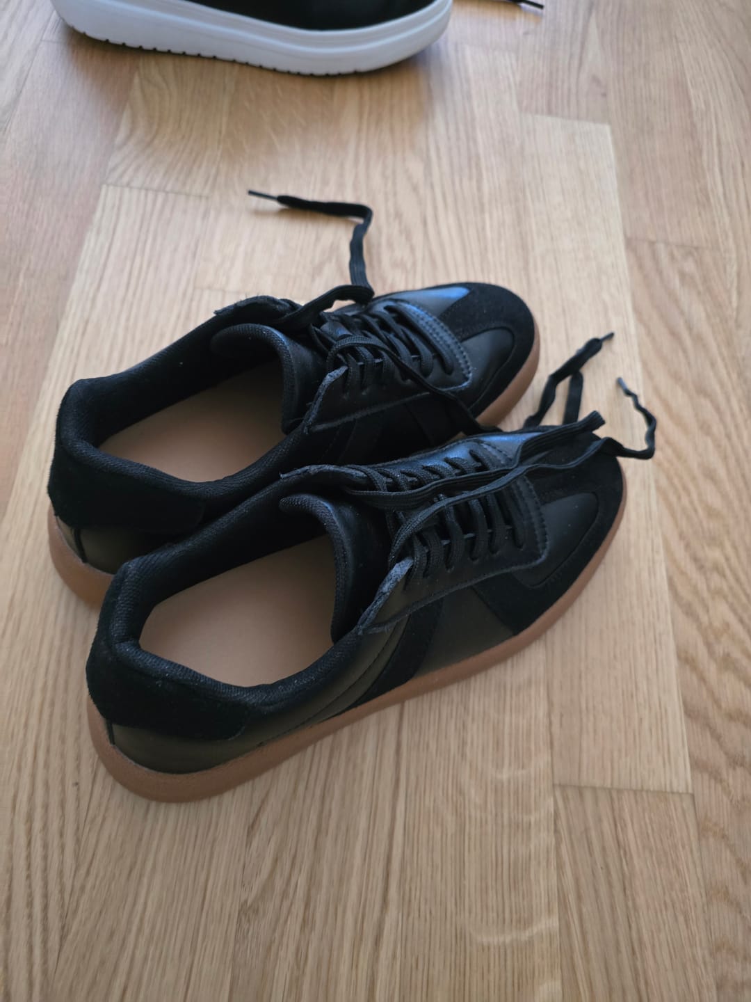 Customer photo review of ELEVATESHOES URBAN