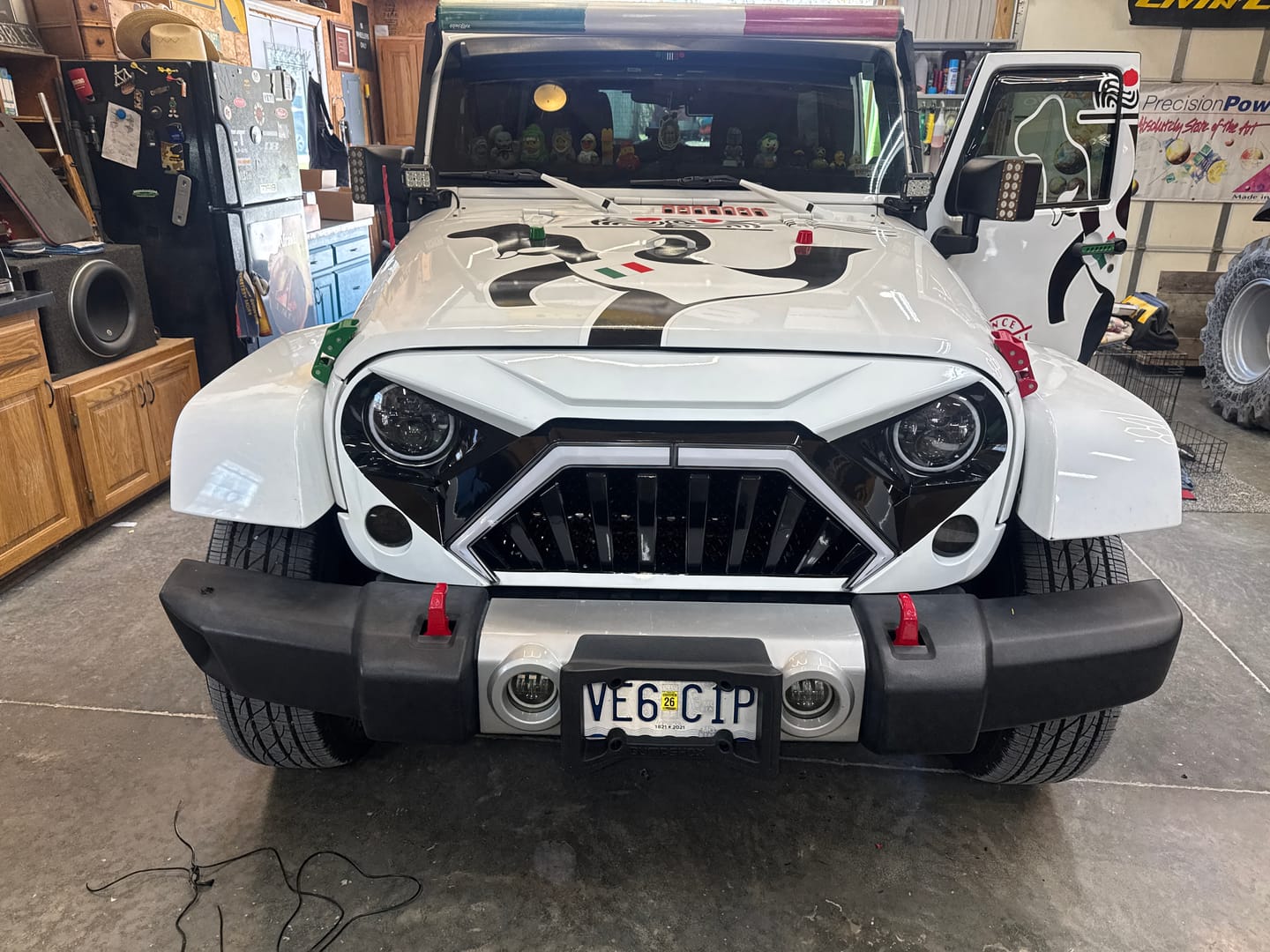 Customer photo review of Goliath Grille W/ LED DRL and Turn Signals - White & Black For 07-18 Jeep Wrangler JK