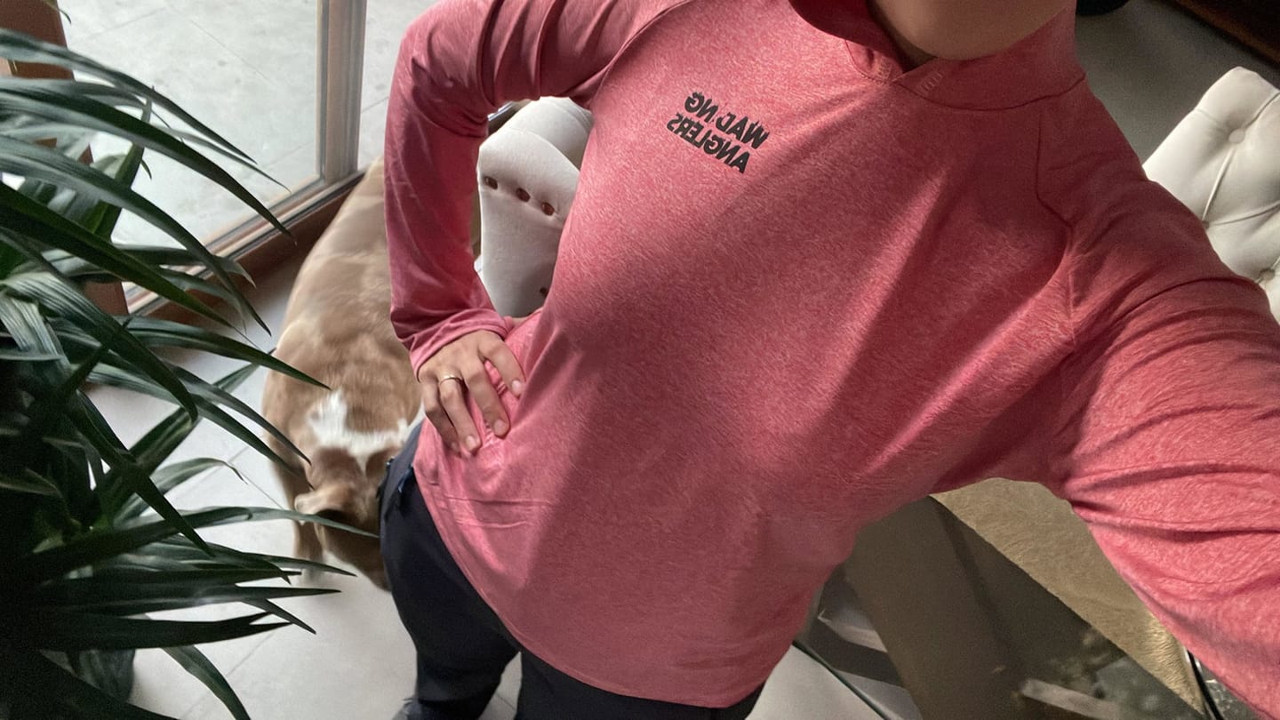 Customer photo review of Polera Lightweight Basic Rojo Mujer