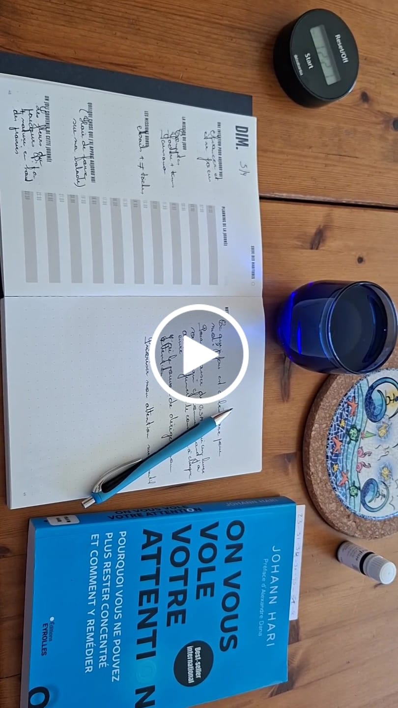Customer video review of Carnet des Habitudes