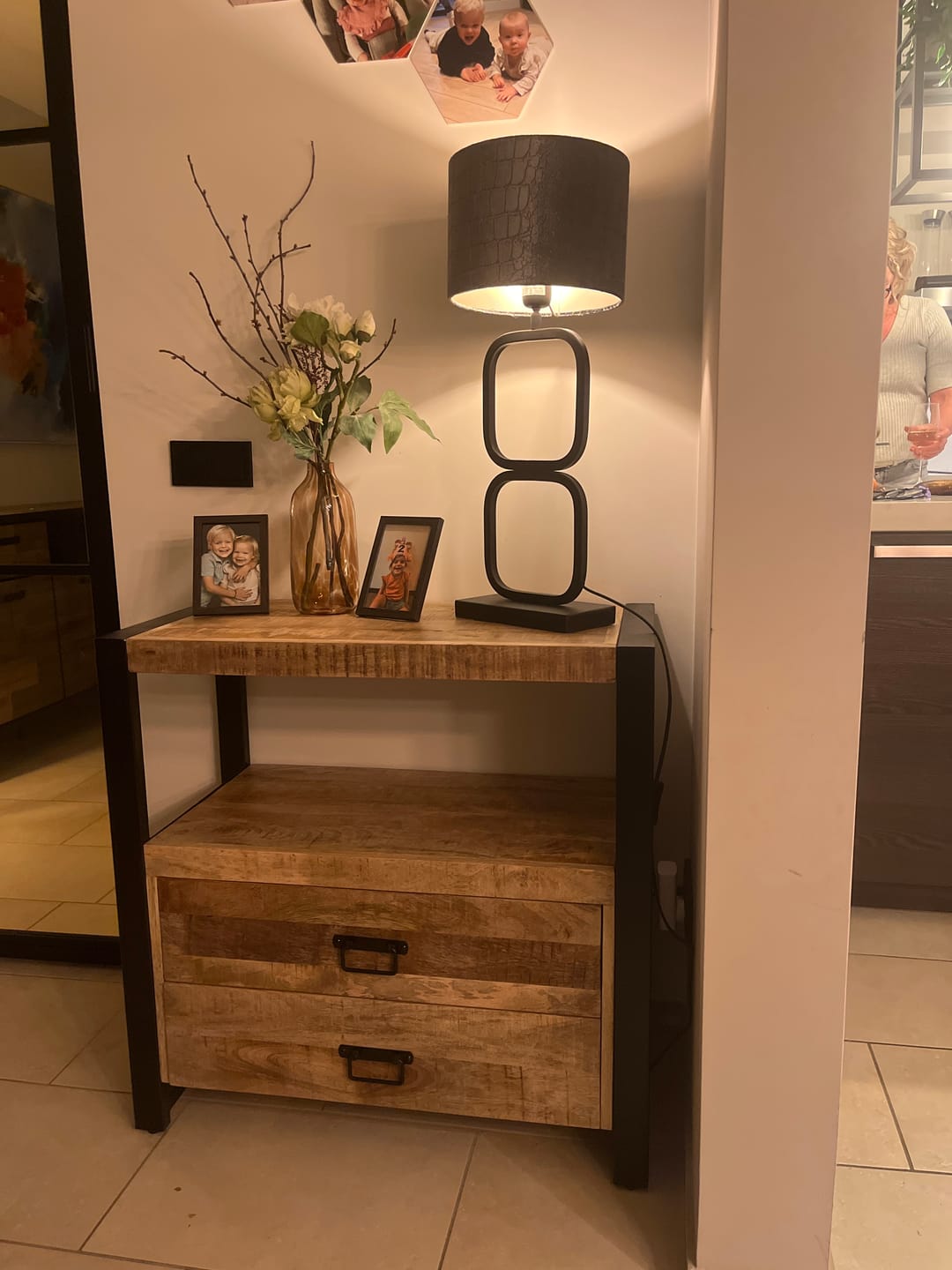 Customer photo review of Mangohout kastje met 2 lades Industrieel Design | Mangohout en Staal | 80x40x80cm