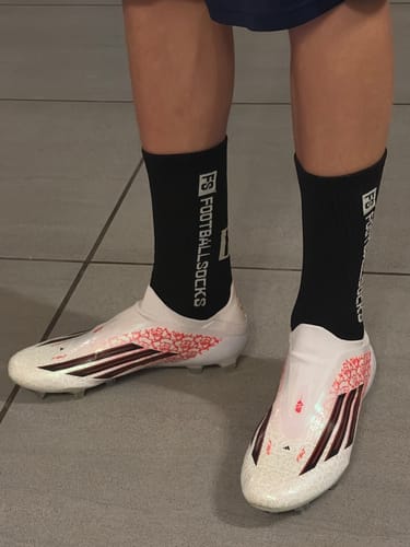 Customer photo review of F50 LACELESS ELITE FG LAMINE YAMAL HEARTBREAKER - BLANC/ROSE
