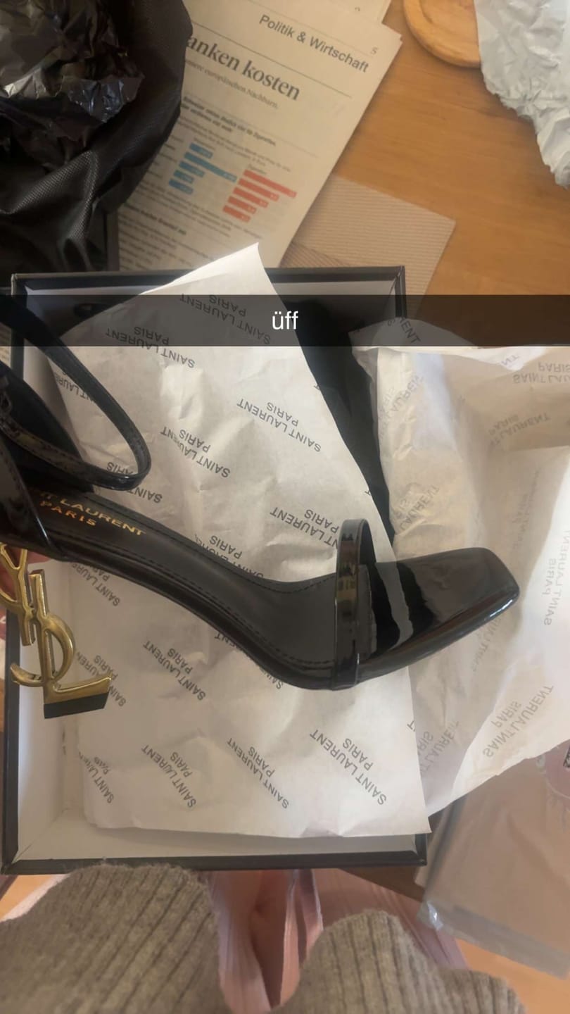 Customer photo review of SISY | HIGH HEELS